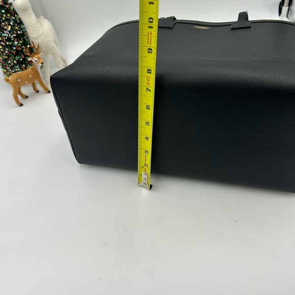 Women’s Burberry pebble grain, leather check lined , large shopping tote - Picture 13 of 14